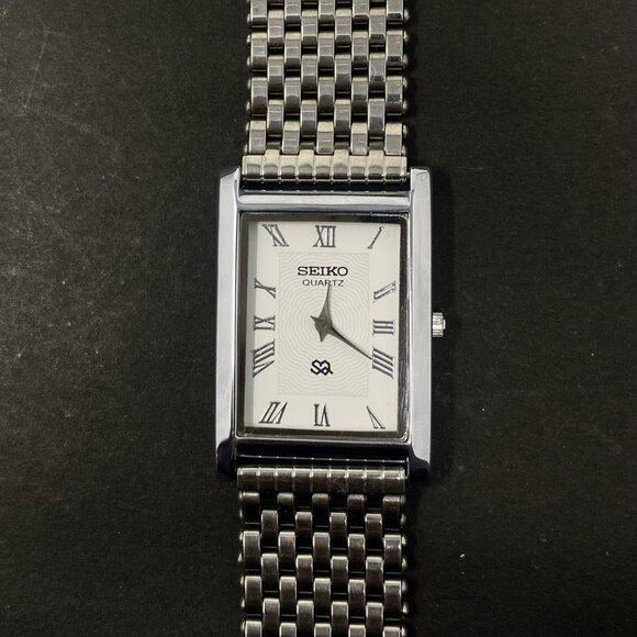 Seiko Slim Quartz Gentlemen's Wrist Watch - (FREE SHIPPING) - Picture 1 of 7